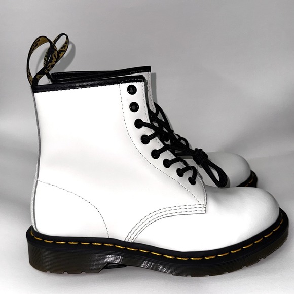 Dr. Martens 1460 8-Eye Combat Boots White Smooth Leather 11822 Mens Size 8